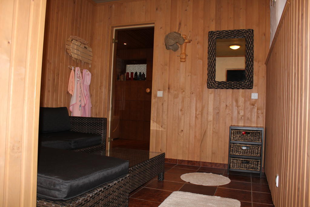 Krapi Guesthouse Treimani Exteriör bild