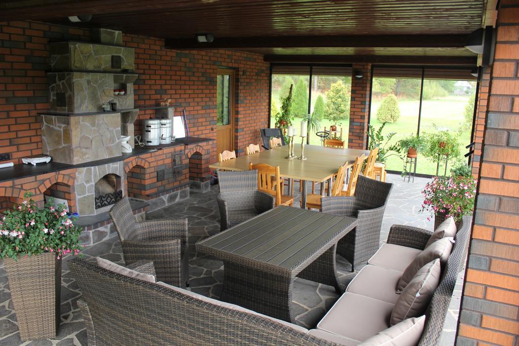Krapi Guesthouse Treimani Exteriör bild