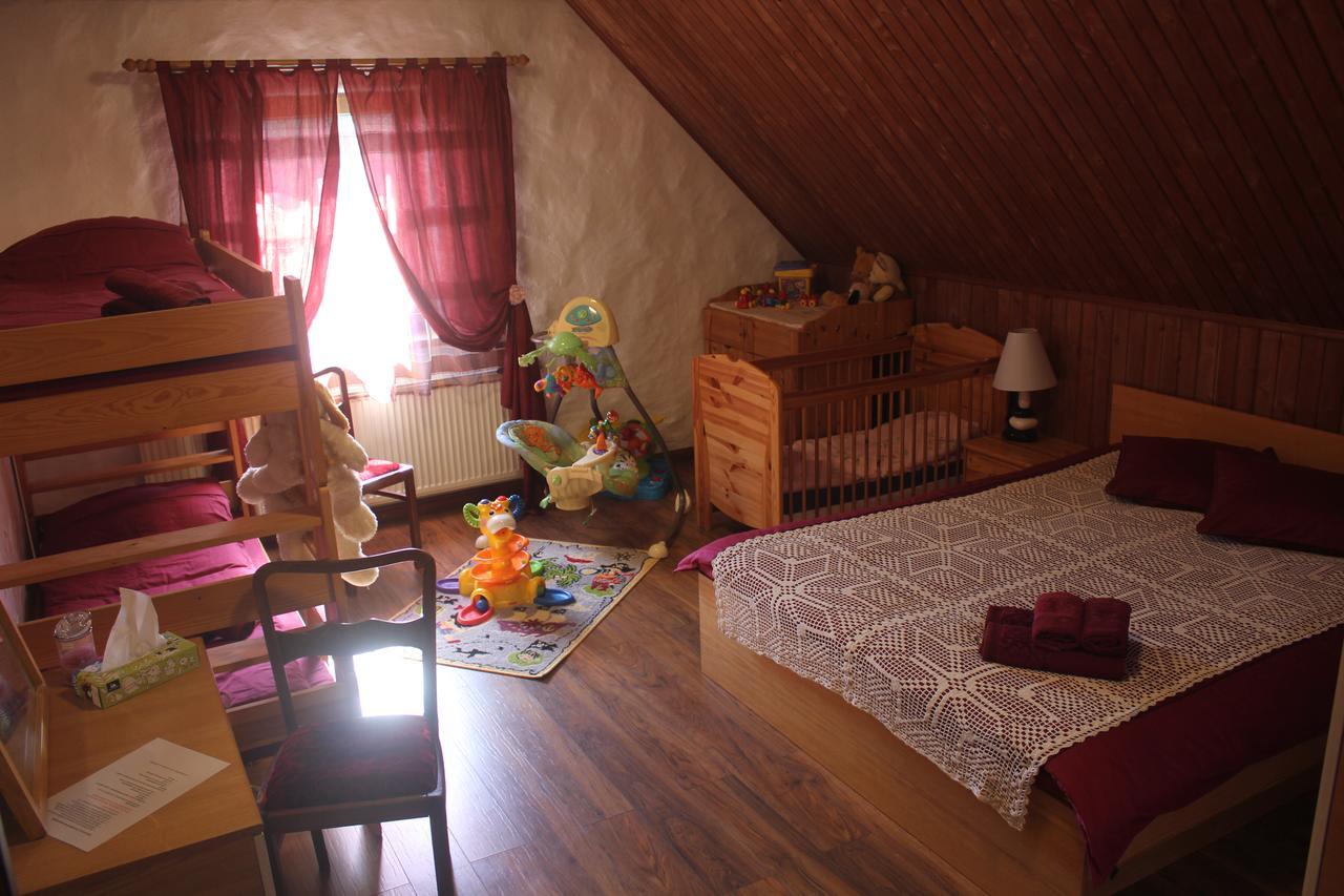 Krapi Guesthouse Treimani Exteriör bild